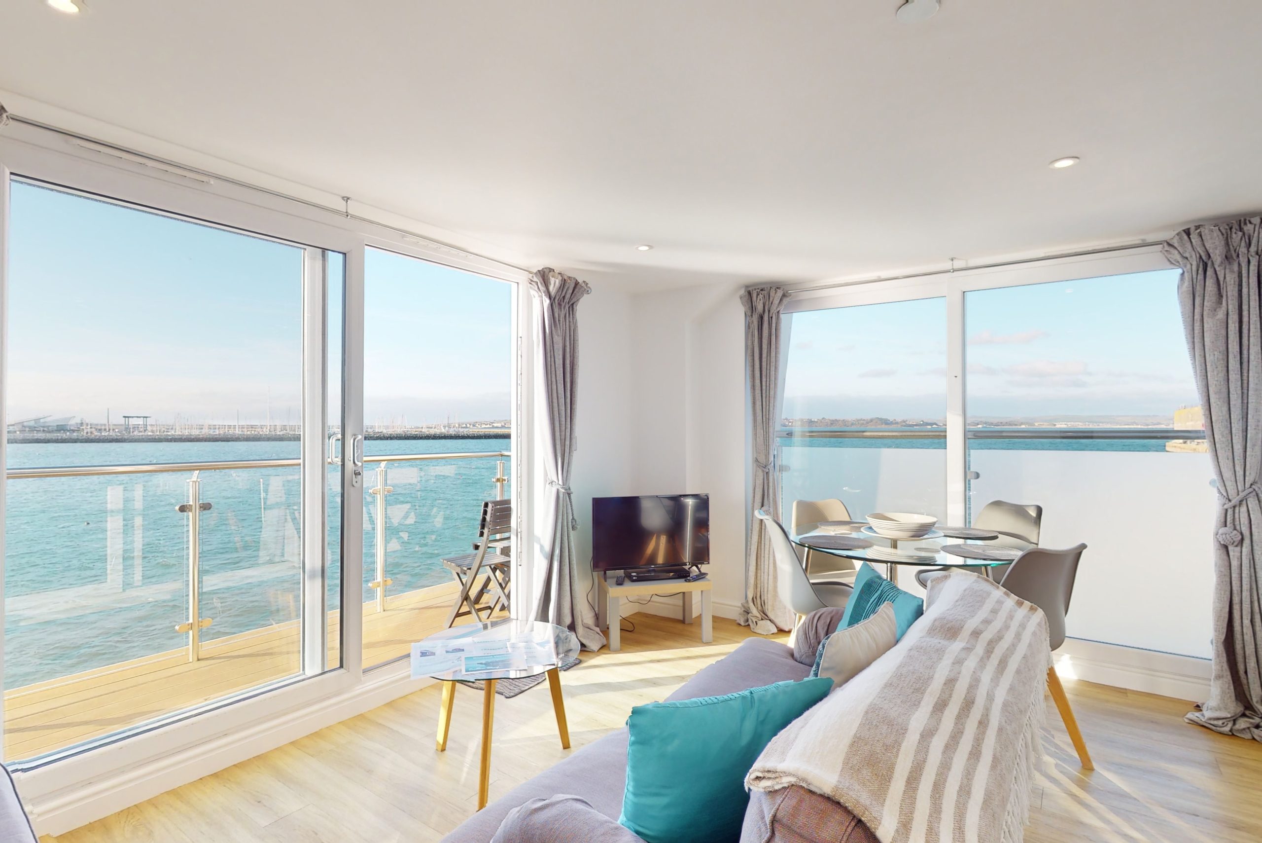 Nestled right on the waterfront, this haven provides direct access to the pristine Chesil Beach, a serene stretch perfect for leisurely strolls or basking in the sun.