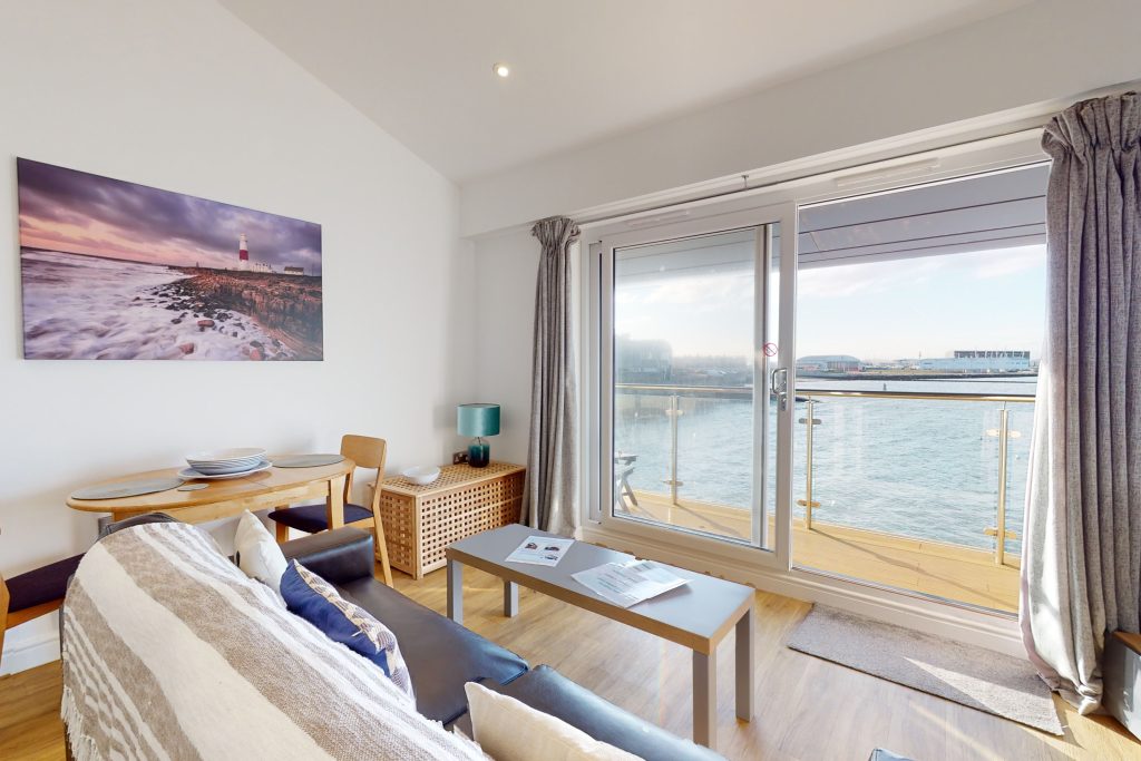 Welcome to the magnificent Bosun’s Suite, where modern design seamlessly merges with the vibrant essence of coastal living.