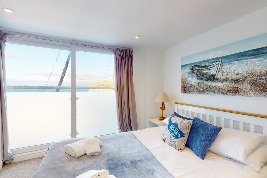 Nestled right on the waterfront, this haven provides direct access to the pristine Chesil Beach, a serene stretch perfect for leisurely strolls or basking in the sun.